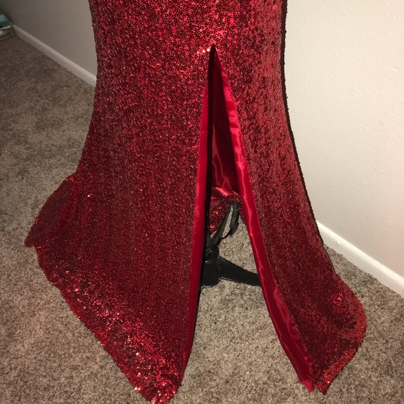 RED SEQUINS DRESS ❤️ - Picture 2 of 5